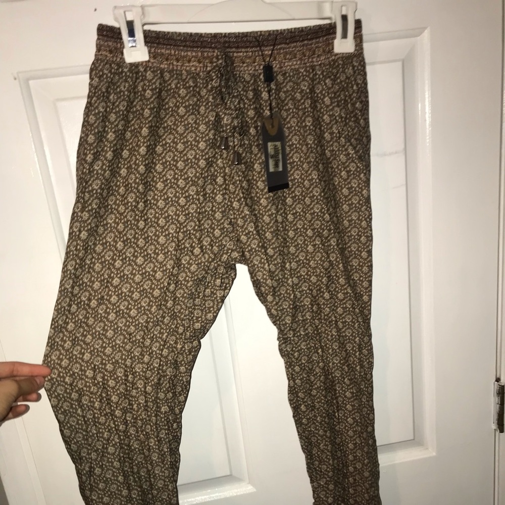 Super cute flowy pants